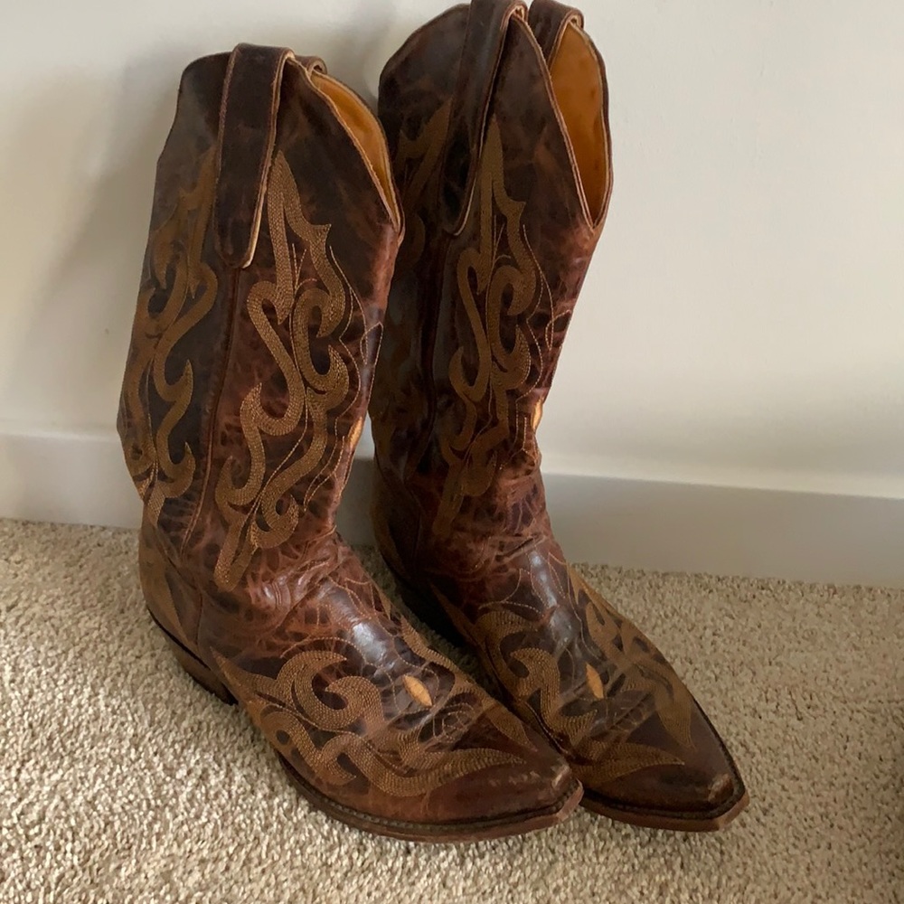 Beautiful Hand Embroidered Cowboy Boots